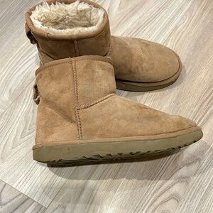 Ugg classic Mini Chestnut size 5*****